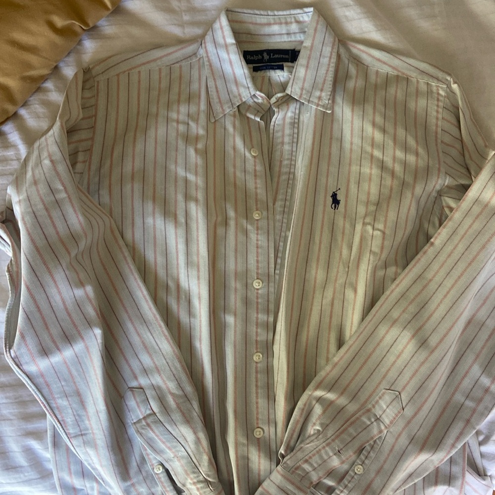 Ralph Lauren long sleeve dress shirt
Size 15 1/2 36. Fits like a Large